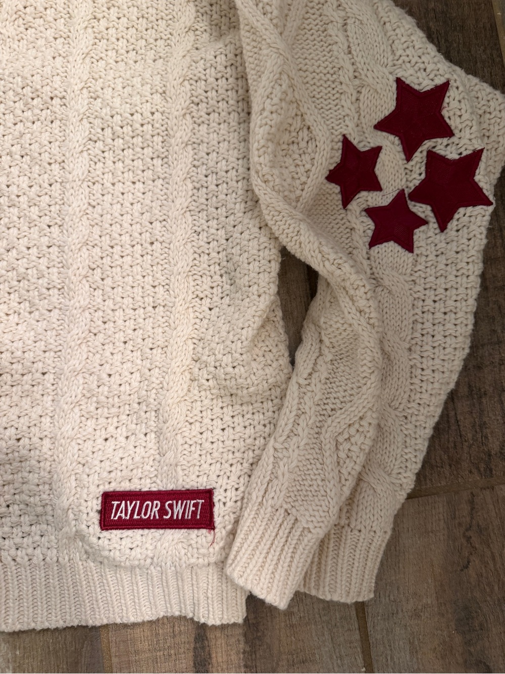 Taylor Swift Cable-Knit OG Red Cardigan M/L - Picture 2 of 5